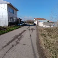 فروش زمین۳۰۰مترمسکونی دونبش براصلی خ شهدا بجاربنه