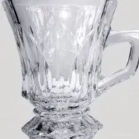 استکان پایه دار