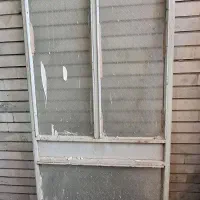تعدادی درب آهنی