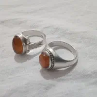 انگشتر نقره ۹۲۵ شرف الشمس و عقیق یمنی( در حد نو )