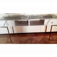 میز و پوستر