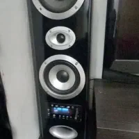 یک جفت اسپیکر ایستاده