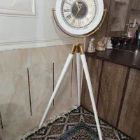 ساعت ایستاده