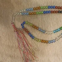 تسبیح شیشه ای رنگی