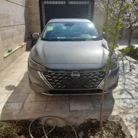 ماشین نیسان سیلفی