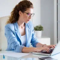 نیروی خانم جهت ادمین سایت.فروش وبازاریابی