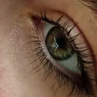 لیفت ابرو و لیفت مژه.