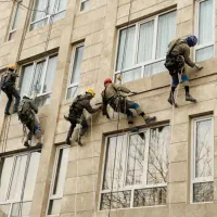 کار در ارتفاع عایق بندی درز گیری بند کشی
