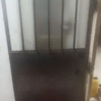 در آهنی بدون چارچوب