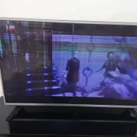 تلویزیون شکسته