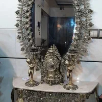 آینه و شمعدان و کنسول