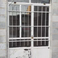 درب مغازه آهنی