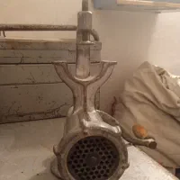 چرخ گوشت دستی قدیمی قابل استفاده