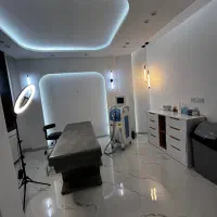 منشی کلینیک لیزر