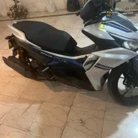 موتور سیکلت nvx 170  کبیر خیلی کم کار در حد نو