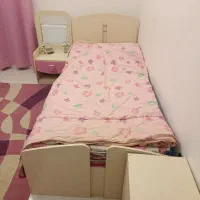 تخت و کمد