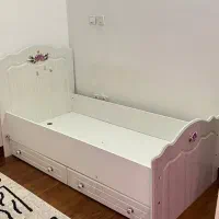 تخت کودک آپادانا
