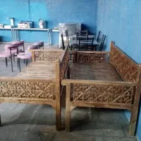 تخت سنتی میزوصندلی املت پز
