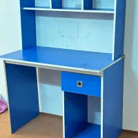 میز تحریر و کتابخ.نه