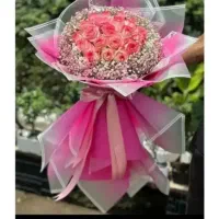 دسته گل ۲۰شاخه رز بعلاوه عروس اکال کاغذ شاین ۷۰۰ت