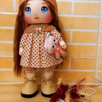 عروسک چشم آبی