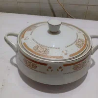 چینی  قدیمی  سرویسش دارم