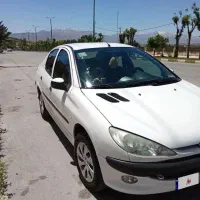 206 صندوقدار V8