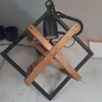 کارگر نجاری و شاگرد رنگ کار