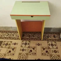 میز تحریر در حد نو، با تخفیف