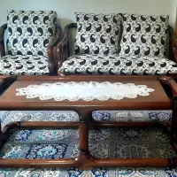 نیم ست مبل با چوب یک تیکه. دی وی دی پلیر. پشتی