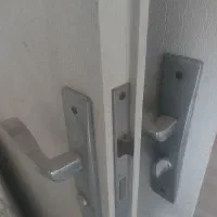 قفل و دستگیره درب حمام وسرویس بهداشتی(۲عدد)