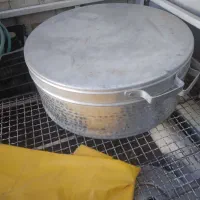 یک قابلمه بزرگ از۴۰سال قبل دارم ۱۲ کیلو وزنشه