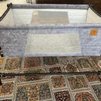 تخت کنار مادر