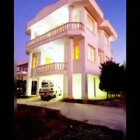 ویلایی-تریبلکس-لتینگان