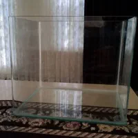 آکواریوم ۱۰ در ۳۰ سالم و تمیز