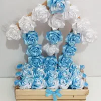 دسته گل آبی آسمانی و سفید