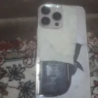 گوشیی ایفون ۱۲ شکسته
