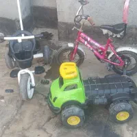 دوچرخه و سه چرخه و کامیون بزرگ
