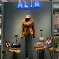 جذب مدل برند چرم