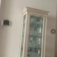 ویترین شیشه ای