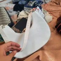 تعدادی کیف و کفش نو