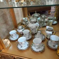 عصرانه خوری نو است فقط یه فنجان شکسته
