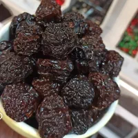 آلوچه سیاه خورشتی و آلوچه طلایی