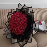 باکس و دسته گل رز روبانی vip