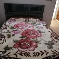 تخت خواب و میز آرایش
