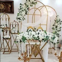 گل ارایی با گل مصنوعی و بادکنک ارایی