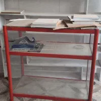 میز اهنی شیشه ای