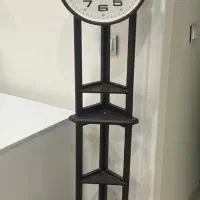 ساعت با پایه