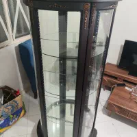 بوفه چوبی و تابلو گل