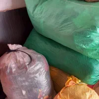 مقدار ۱۰۰کیلو لباس دست دوم برای تعمیرگاه